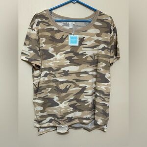 Hayden Womens Short Sleeve Camo Tee in Tan and Olive NWT Size L